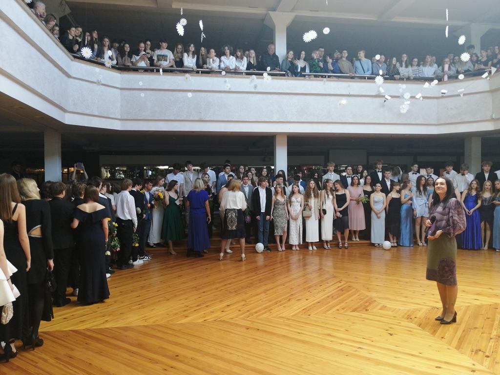 Pēdējais skolas zvans 12. un 9. klašu skolēniem